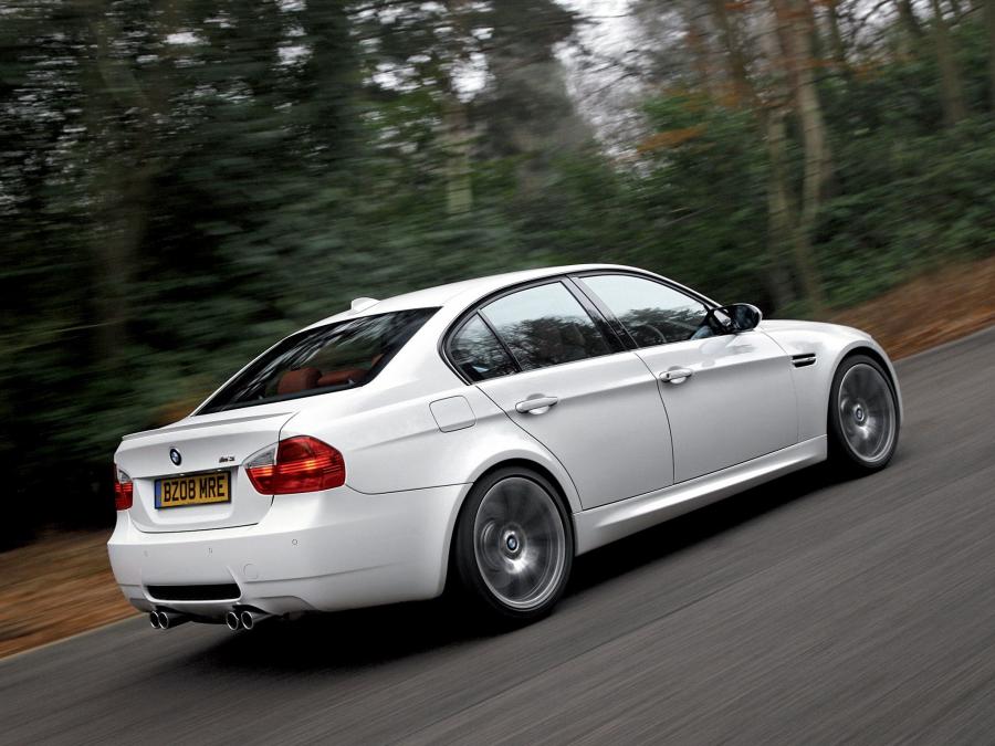  BMW M3 Sedan 2008 года  (UK) (фото 6 из 11)